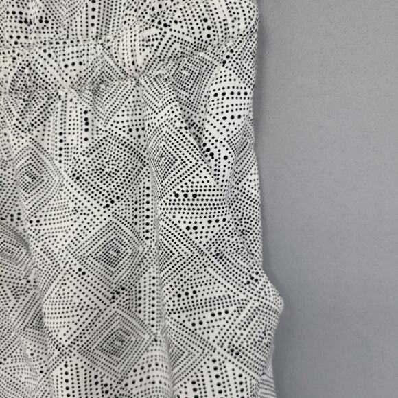 Old Navy Romper Womens Medium Geometric Print Button Front Shorts Rayon Playsuit - Picture 6 of 14